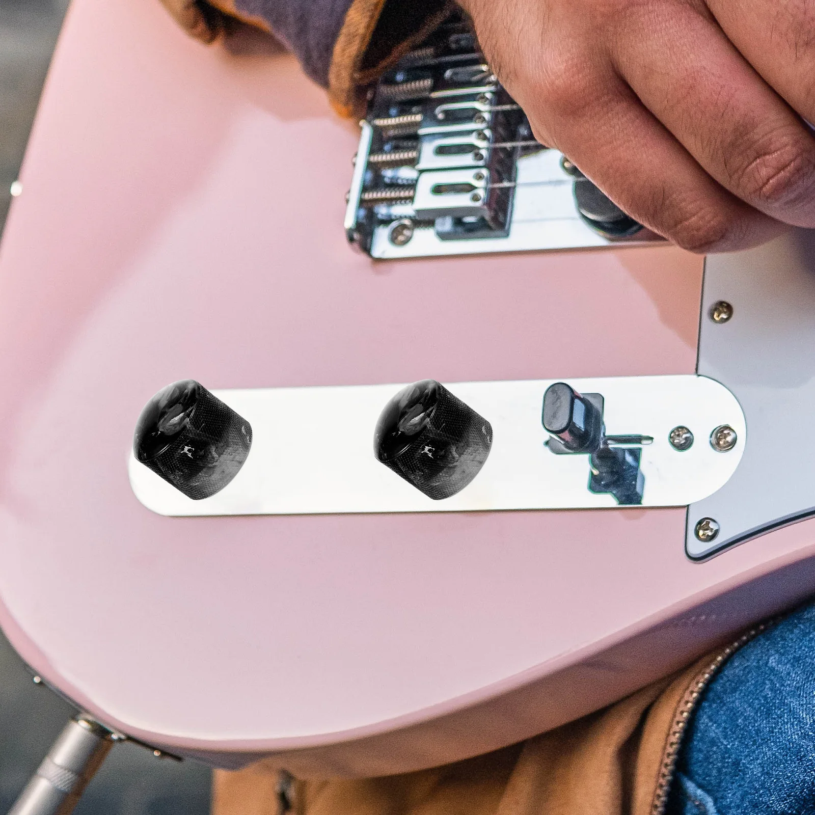 

1Set Professional Volume Knob and Wrench for Electric Guitar Bass Durable Plastic Guitar Knobs Bass Knob Wrenches