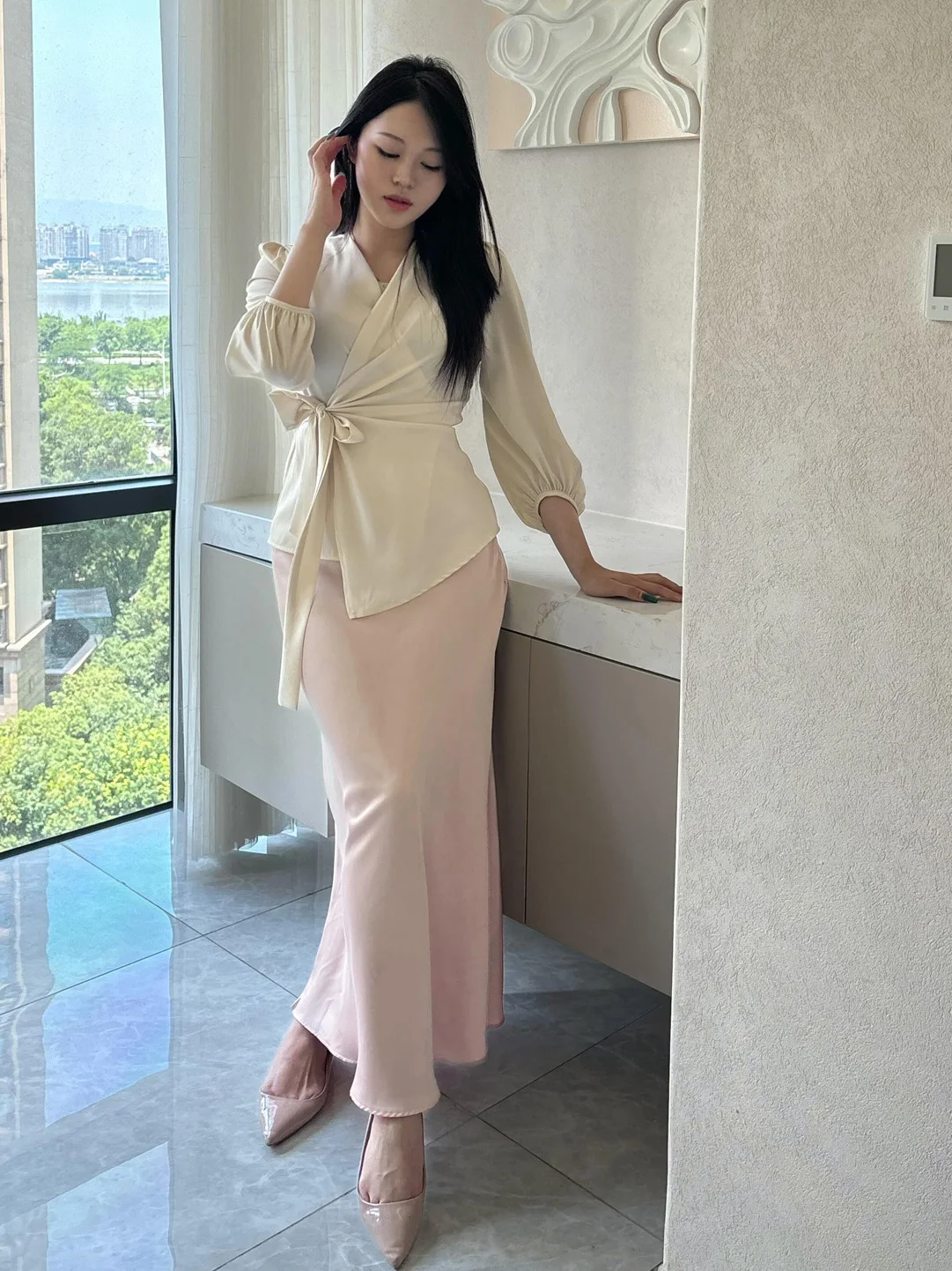 

Elegant V-neck Belted Shirt Women's Fashion Spring 2026 Slimming Skirt Set High Waist Regular Sleeve Length French Style