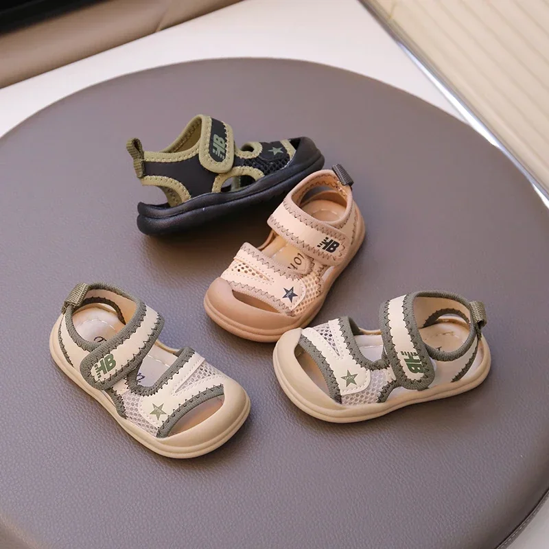 Sandalias multicolores para niños, punta cerrada, antideslizante, suela suave, transpirable, novedad de verano 2021, sandalias de moda de PU para exteriores para niños
