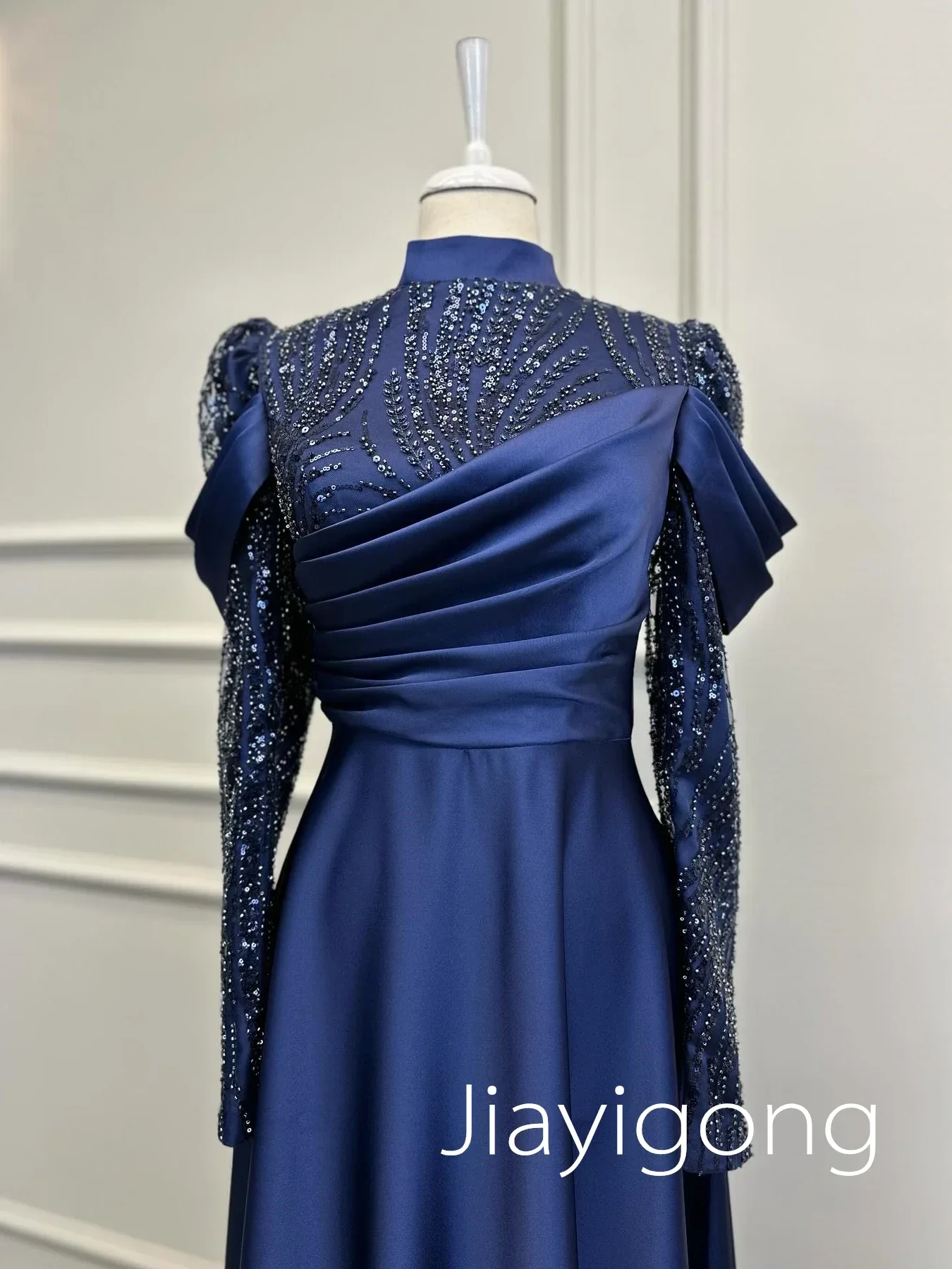 Personalizado estilo moderno clássico requintado strass a linha gola alta midi vestidos de noite alta qualidade moda formal