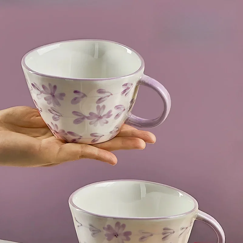 Ceramic, women's personal cup looks good and exquisite, coffee cup has a large capacity.