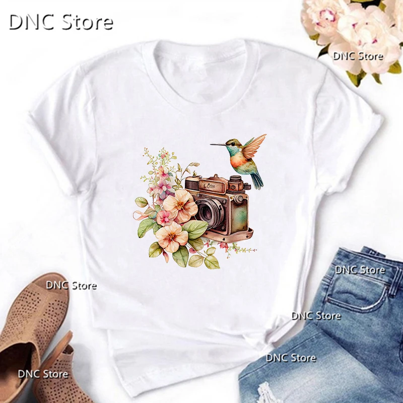 Newly Tshirt Women Cute Parrots With Graphic Prints On Vintage Cameras Camiseta Mujer Tshirts Summer Femme Tshirts O-Neck Tops