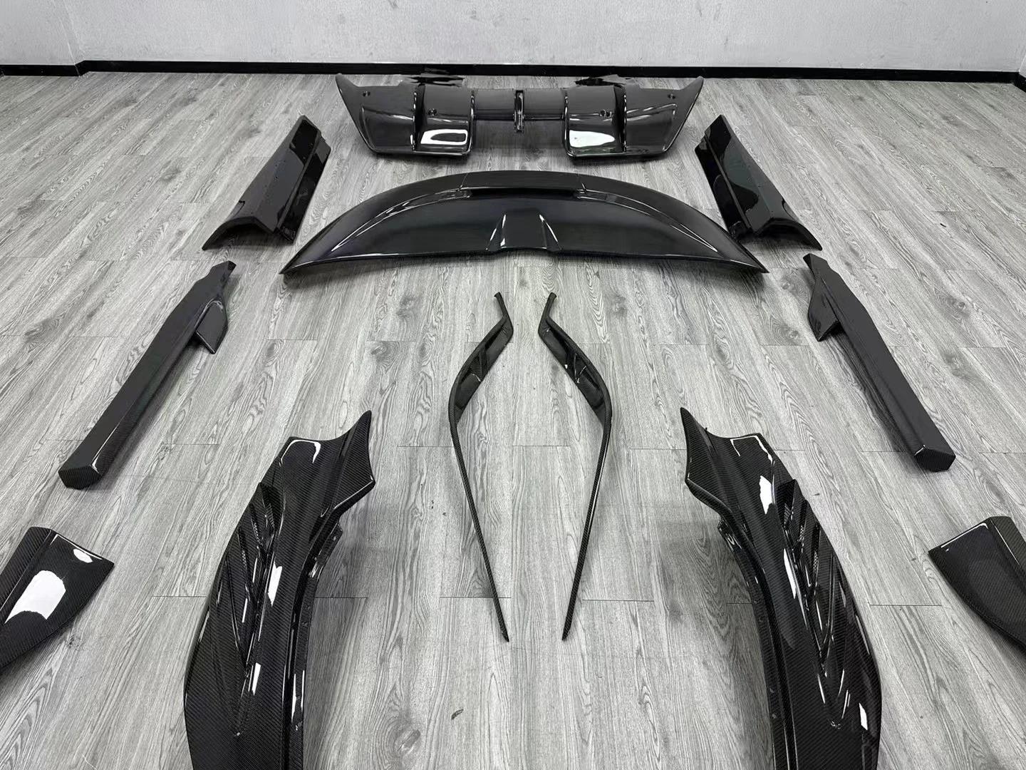 Suitable for McLaren 720s upgrade DRO kit style carbon fiber car body kit fenders carbon fiber front and rear lip side skirts