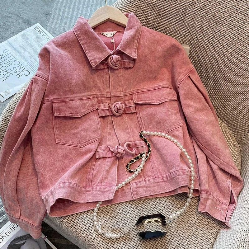 

Retro pink small fragrance denim jacket women's autumn and winter new design sense niche fashion loose short Joker jacket top.