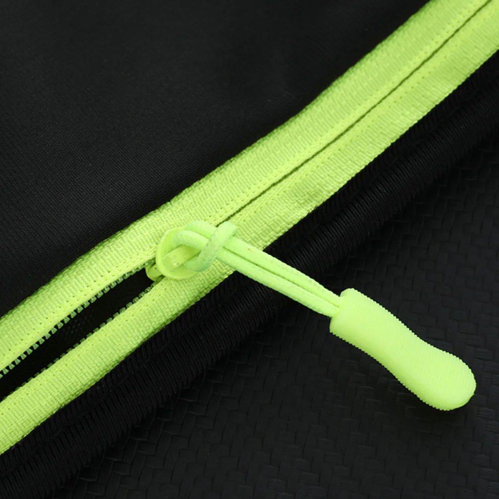 

1Pcs Waterproof Sports Waist Pack Black Big Capacity Lightweight Waist Bag Reflective Strips for Running Fitness Phone Storage