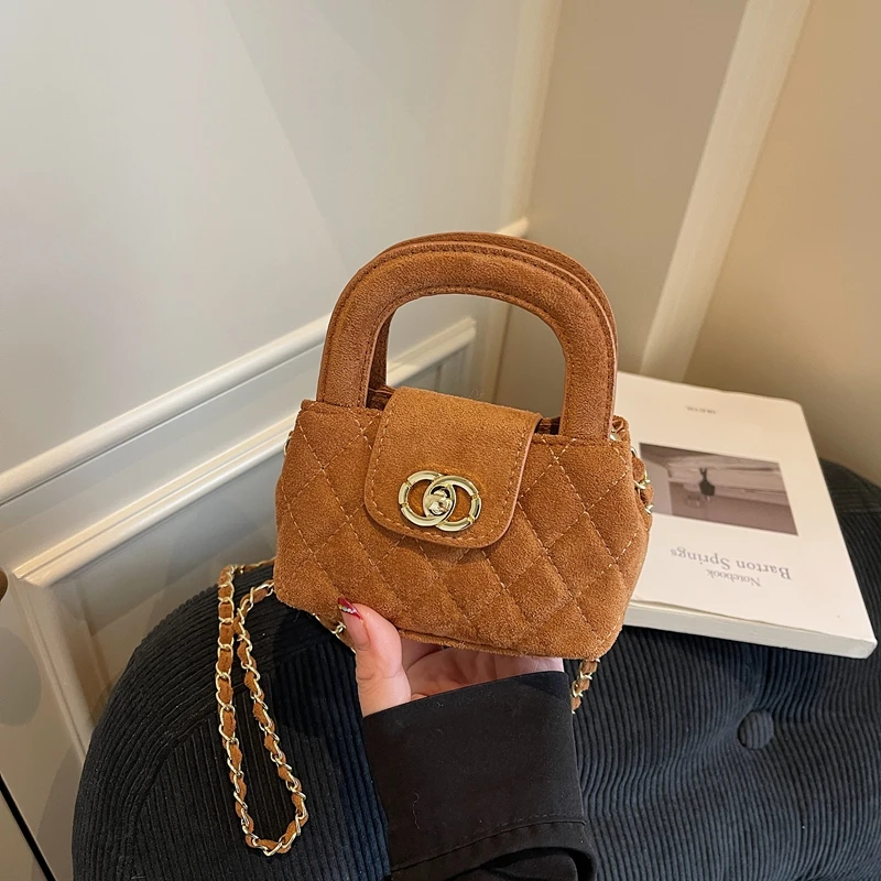 

Luxury Women's Handbag In Premium Leather, Timeless Classic And Elegant Featuring Gold-Tone Hardware For Sophistication