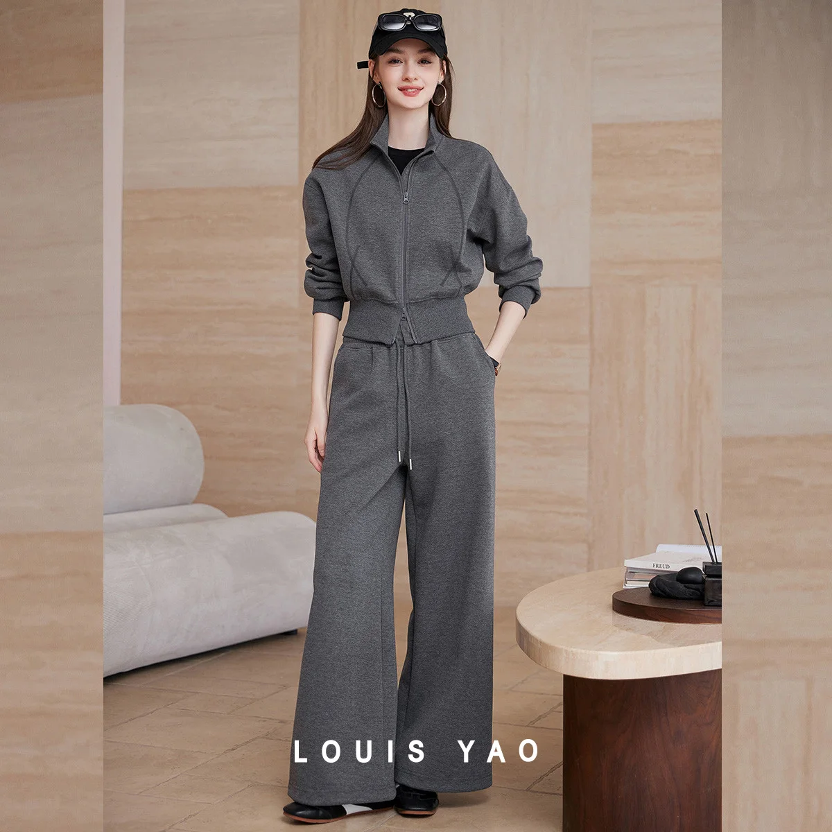 

LOUIS YAO Two-Piece Sweatshirt Set 2026 Spring Stand Collar Zip-Up Top & Elastic Waist Regular Fit Casual Pants Women's Set