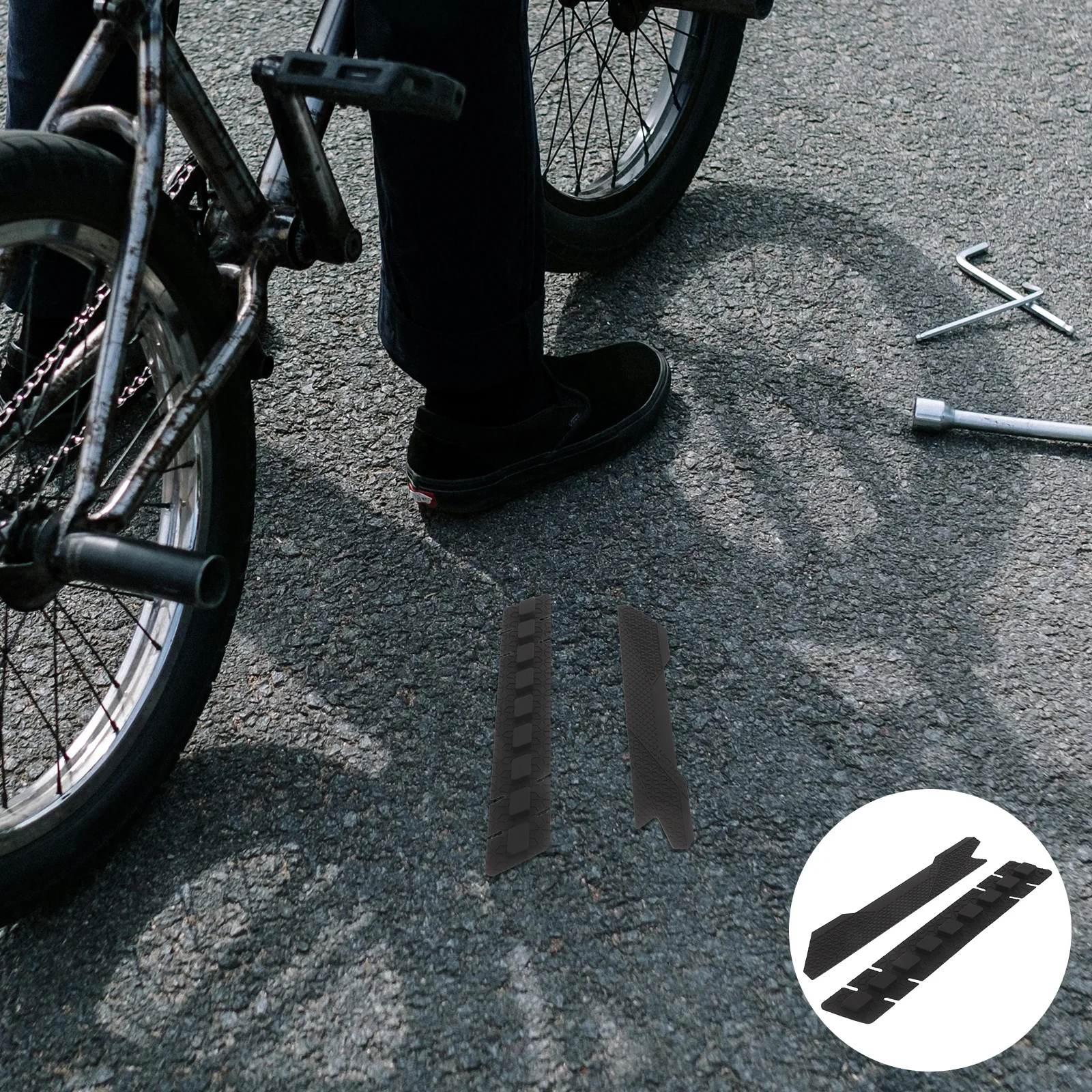 

2Pcs Bicycle Chain Guard Protector - Shock-Absorbing Silicone Chainstay Protector Wrap for and Road Bike Frame -