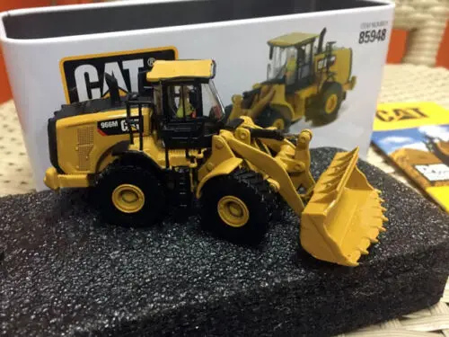 966M Wheel Loader 1:87 HO Scale Metal Model By DieCast Masters 85948