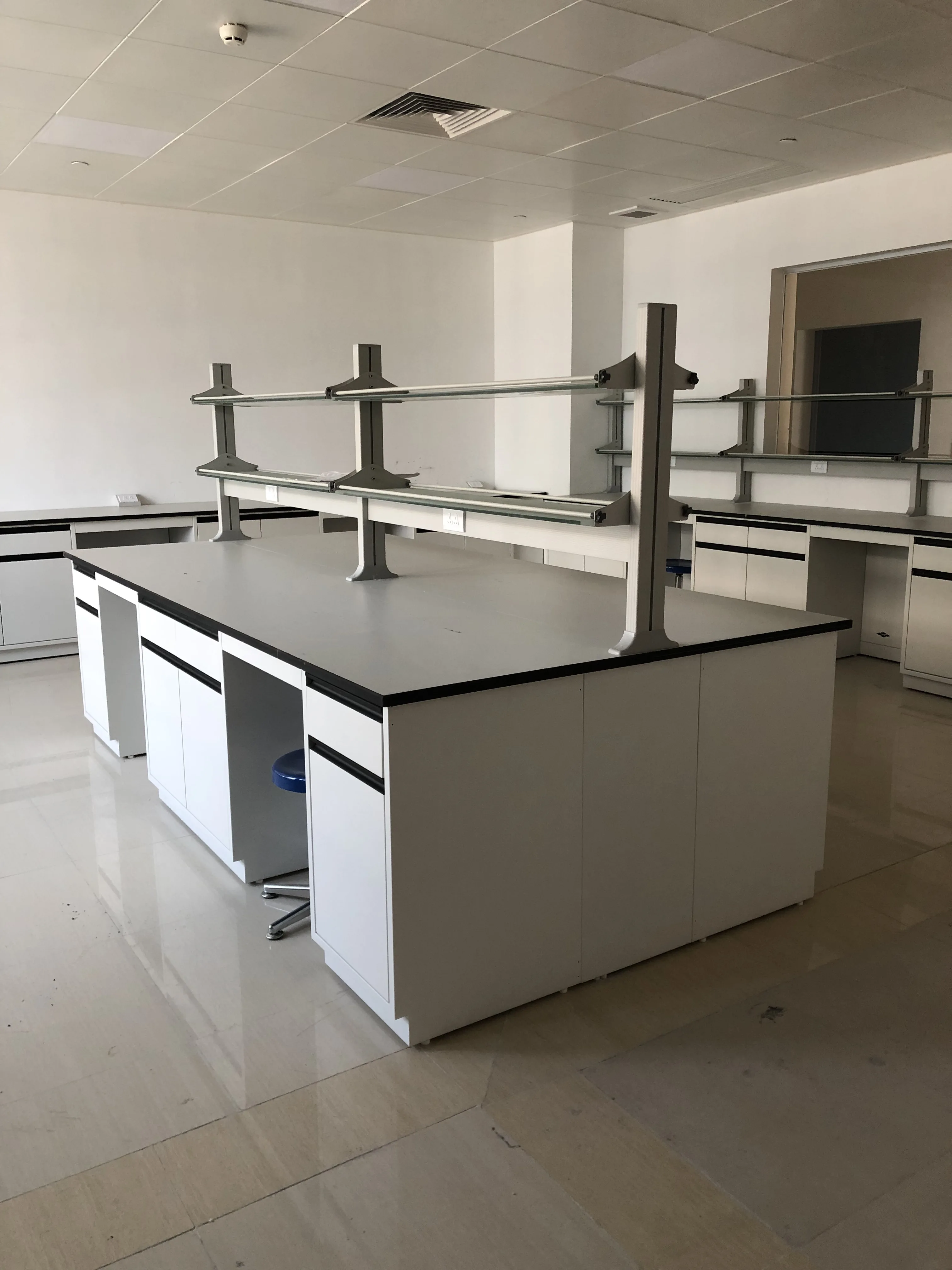 Laboratory Benchtop Reagent Shelf with Power Outket