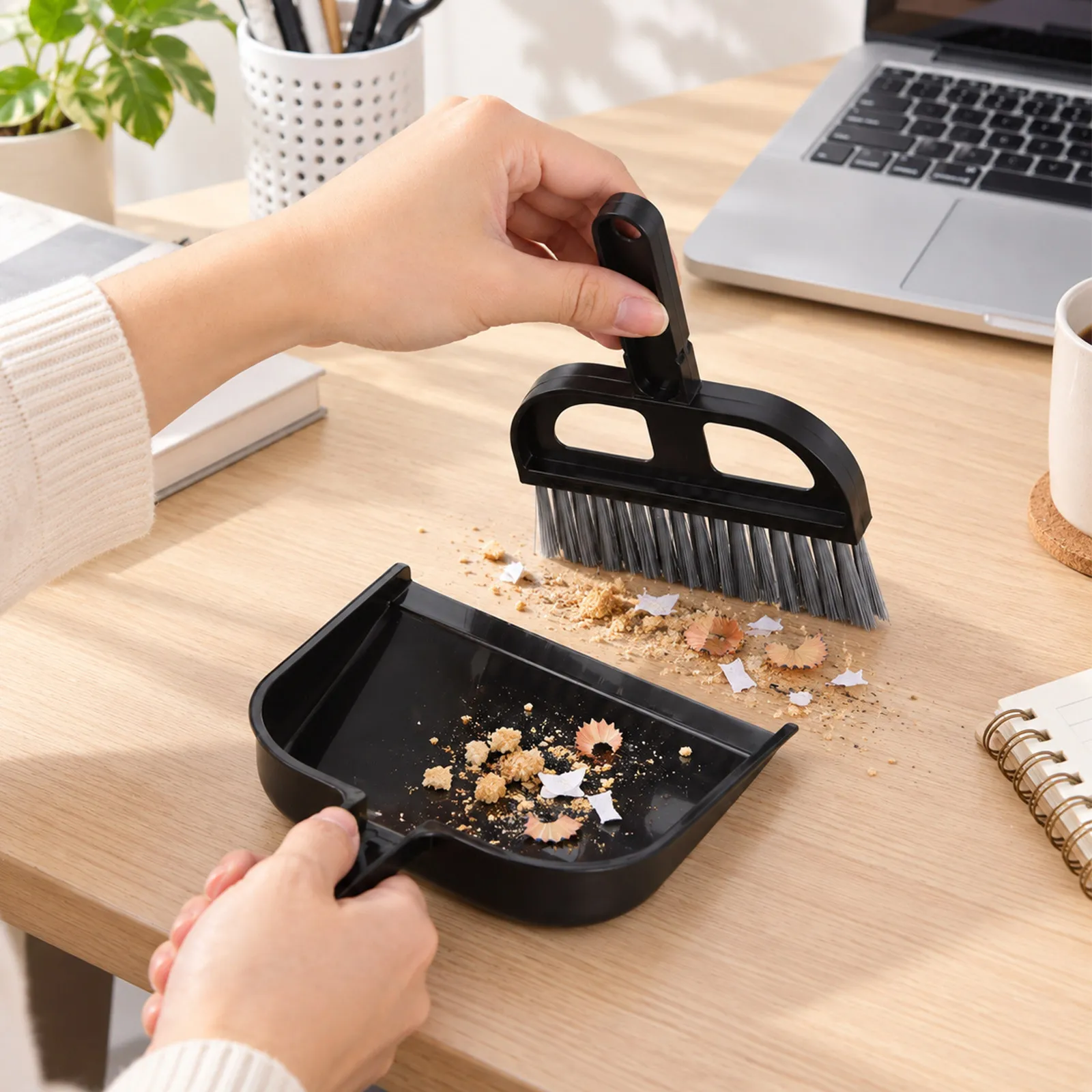 Small Desktop Brush Dustpan Combo Plastic Mini Sweeper for Keyboard Cleaning Table Sofa Car Dashboard Crumb Removal Compact