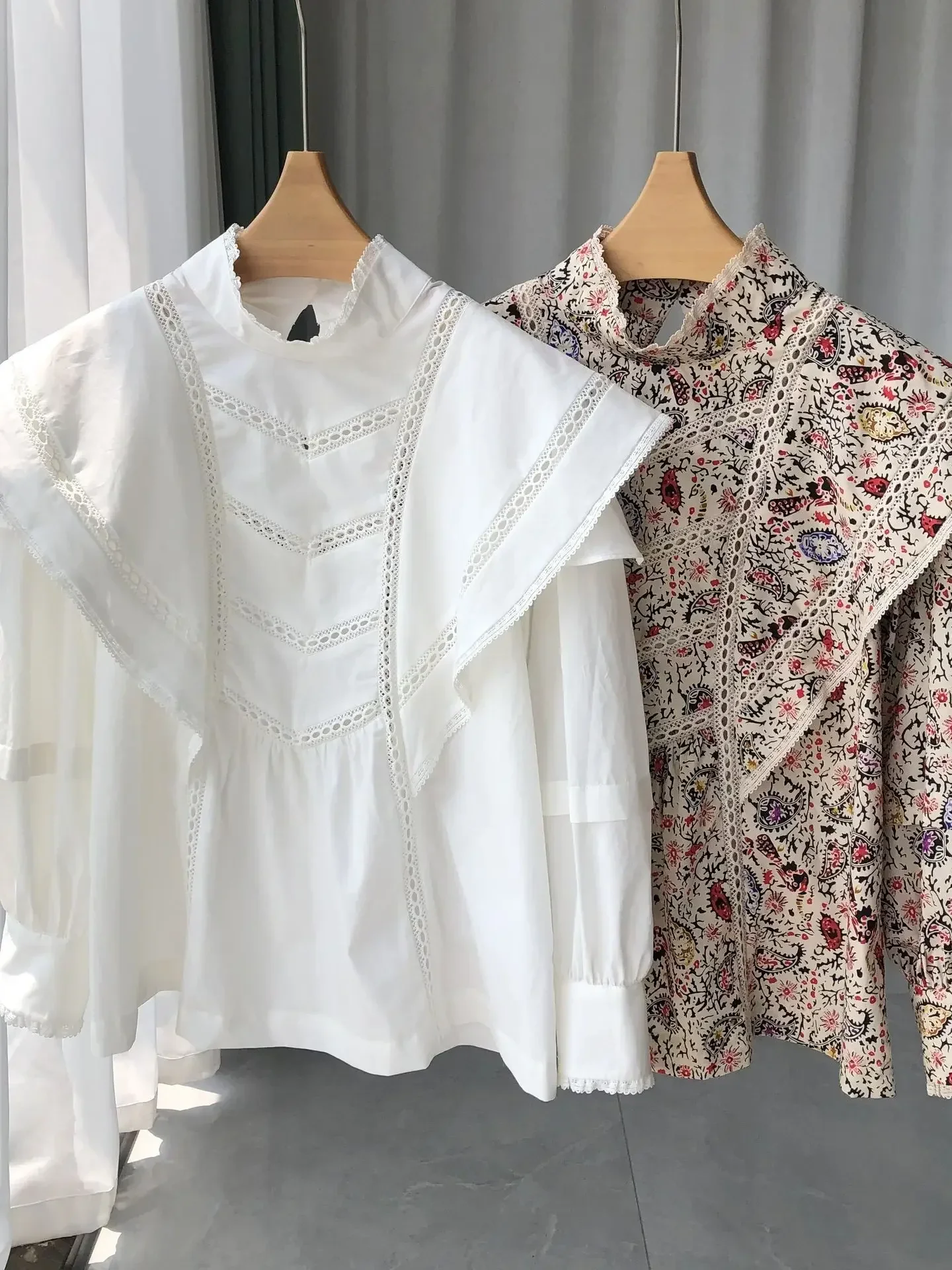 Women White or Paisley Print Shirt Lace Stitching Stand Collar Ruffles Hollow out 2023 Early Autumn Female Long Sleeve Blouse