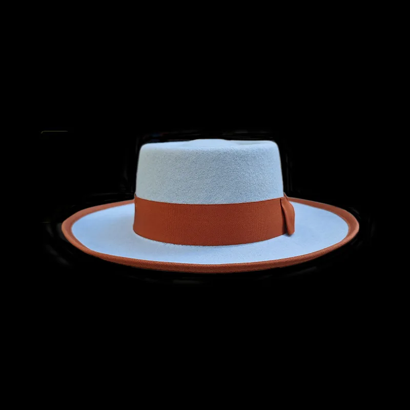 قبعة من الصوف بنمط الدنيم العصري بلون سادة مع ريش