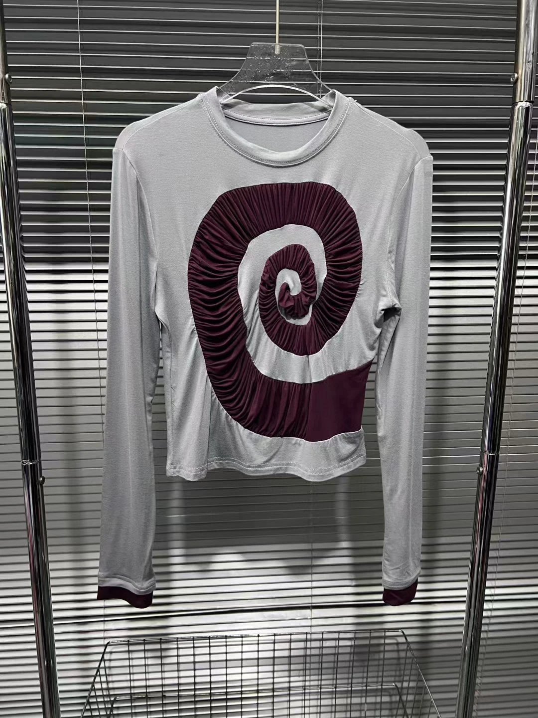

2025 Autumn New Style Women's Slim Short-Sleeved Long-Sleeve T-Shirt with Round Neck and Purple Swirl Decorative Pattern
