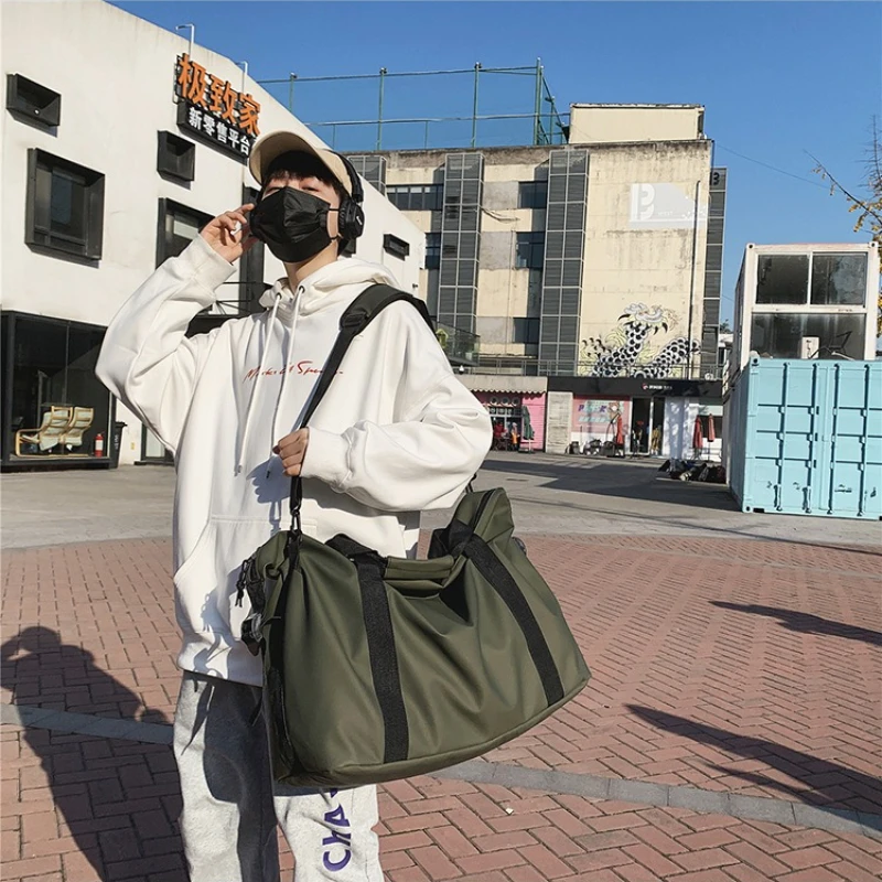 حقيبة أمتعة محمولة بكتف واحد وبسيطة وعصرية بلون سادة وحقيبة تخزين رياضية ولياقة بدنية