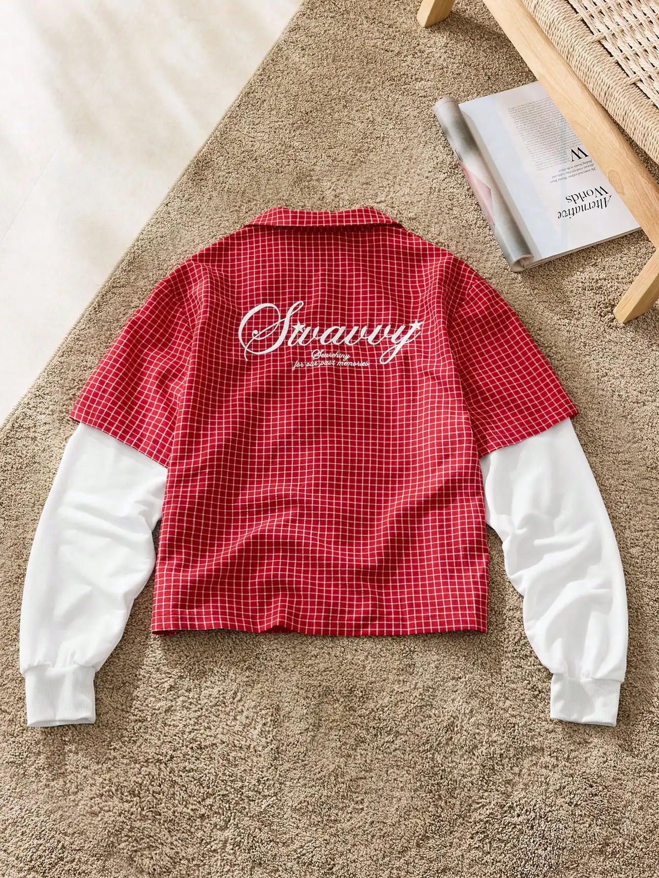 

Мужская красная рубашка с принтом в клетку, с эффектом многослойности, с длинными рукавами и спущенным плечом