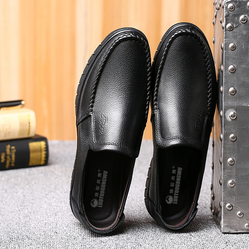 

Men's Handmade Casual Loafers Outdoor Anti-Slip Comfortable Slip-On Driving Comfortable Leather Shoes Fashion Men Moccasins