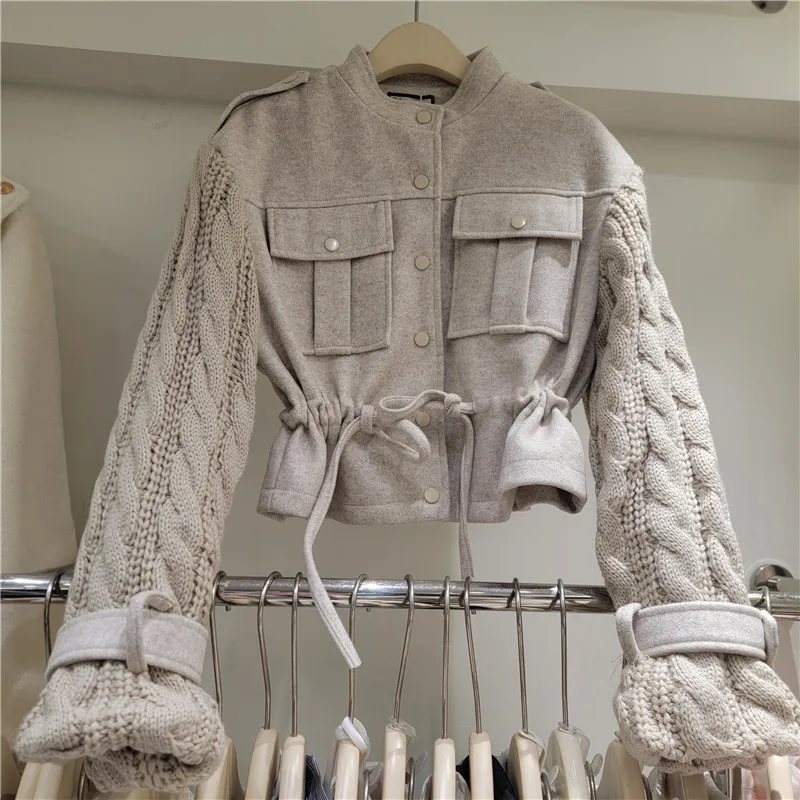 

Осенняя укороченная куртка с воротником-стойкой 2025 года | Гибридное пальто с вязаными рукавами, завязками на талии и карманами