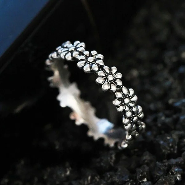 925 Sterling Silver New Retro Thai Silver Black Daisy Chrysanthemum Tail Ring Hypoallergenic Vintage Finger Ring for Women Gift