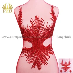 1 pezzi Fatti A Mano di cristallo Toppe e Stemmi Rosso In Rilievo Applique Toppe e Stemmi con Garza per Abito Da Sposa e Abito Da Sera