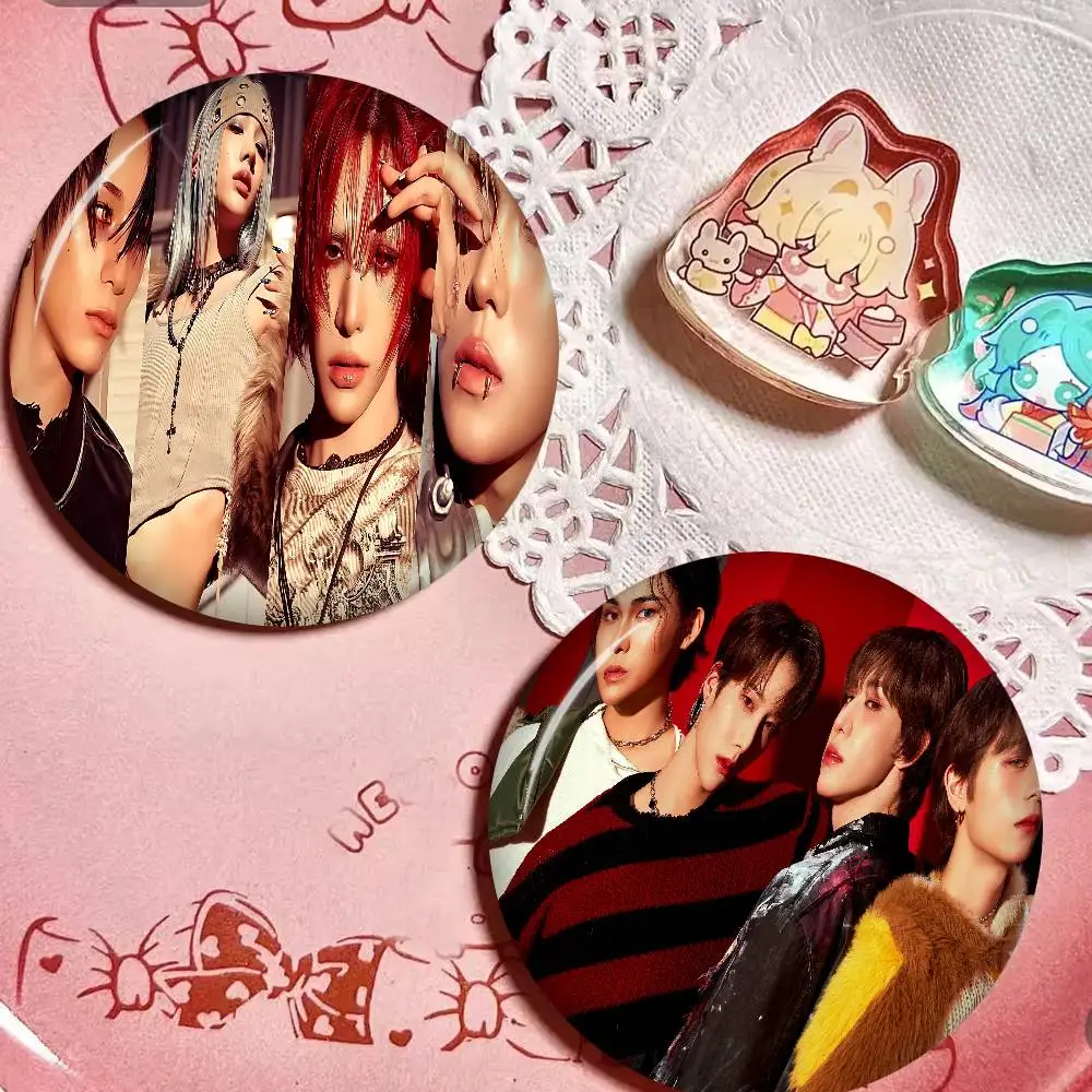 Popular K-pop Group X-XLov Cartoon Brooches Anime Badge Round Handmade Brooch Lapel Pins Jewelry for Backpack Clothes Gifts