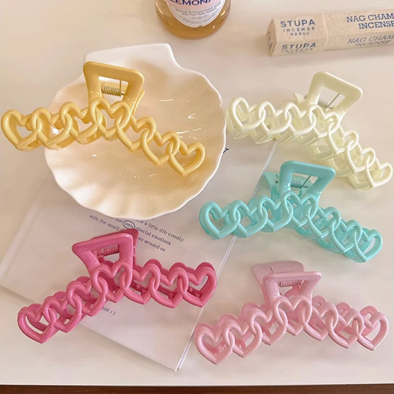 新しいカラフルなドーパミンラブハートヘア爪クリップクリーミーカラーサメクリップハートポニーテールヘアピン甘い帽子ヘアアクセサリー