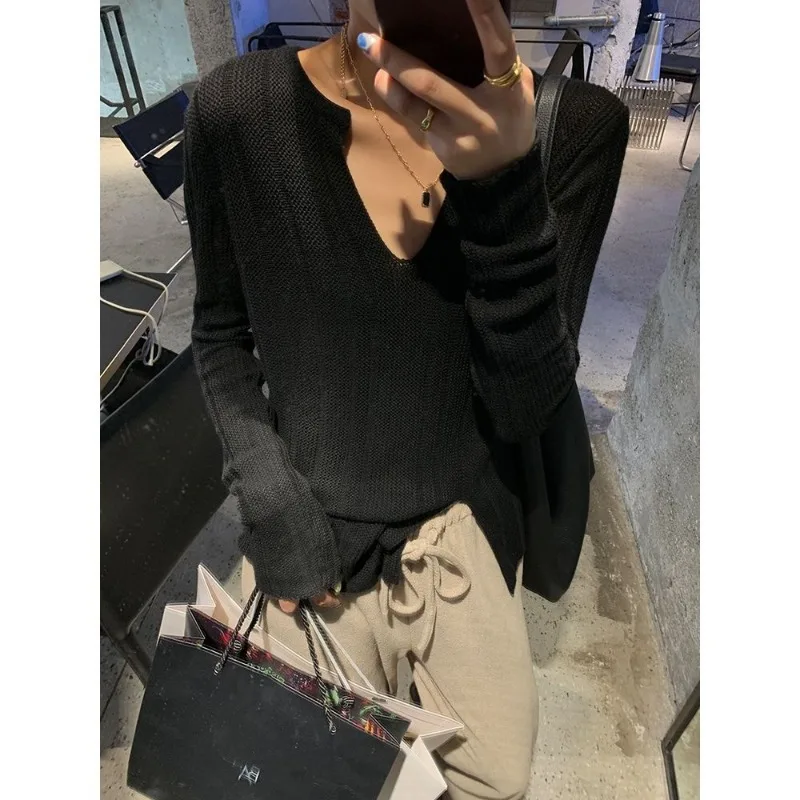 Women Sweaters Elegant V-neck Old Money Style White Knitwears Korean Fashion Long Sleeve Jumpers Sexy Black Casual Chic