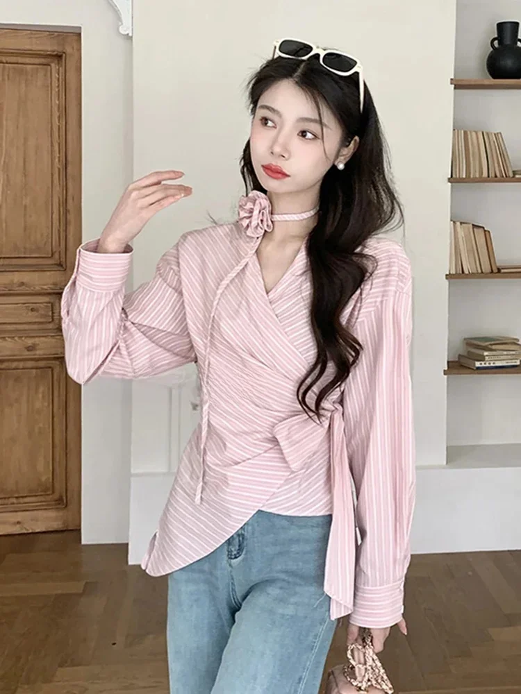 Camisa a rayas florales en 3d para mujer, blusa ajustada a la moda con cuello de pico, blusa de manga larga dulce, Tops elegantes de diseño Irregular coreano Chic para mujer