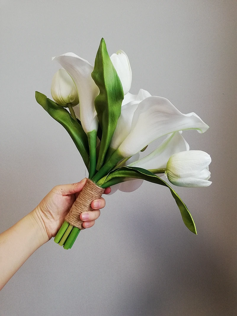 Holding Flowers Artificial Natural Calla Lily Wedding Bouquet with Silk Tulip Pure White Bridesmaid Bridal Party Бутоньерки