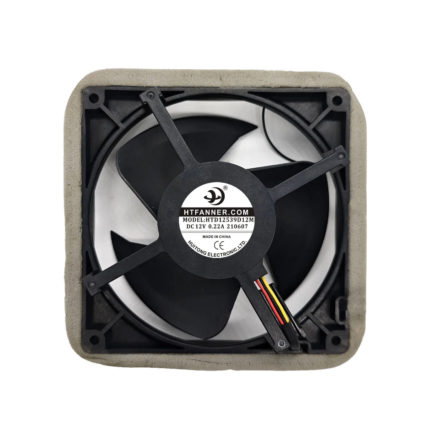 The new HTD12539D12M DC12V 0.22A is suitable for refrigerator fans, fans 3-wire refrigerator fans 127*127*38MM