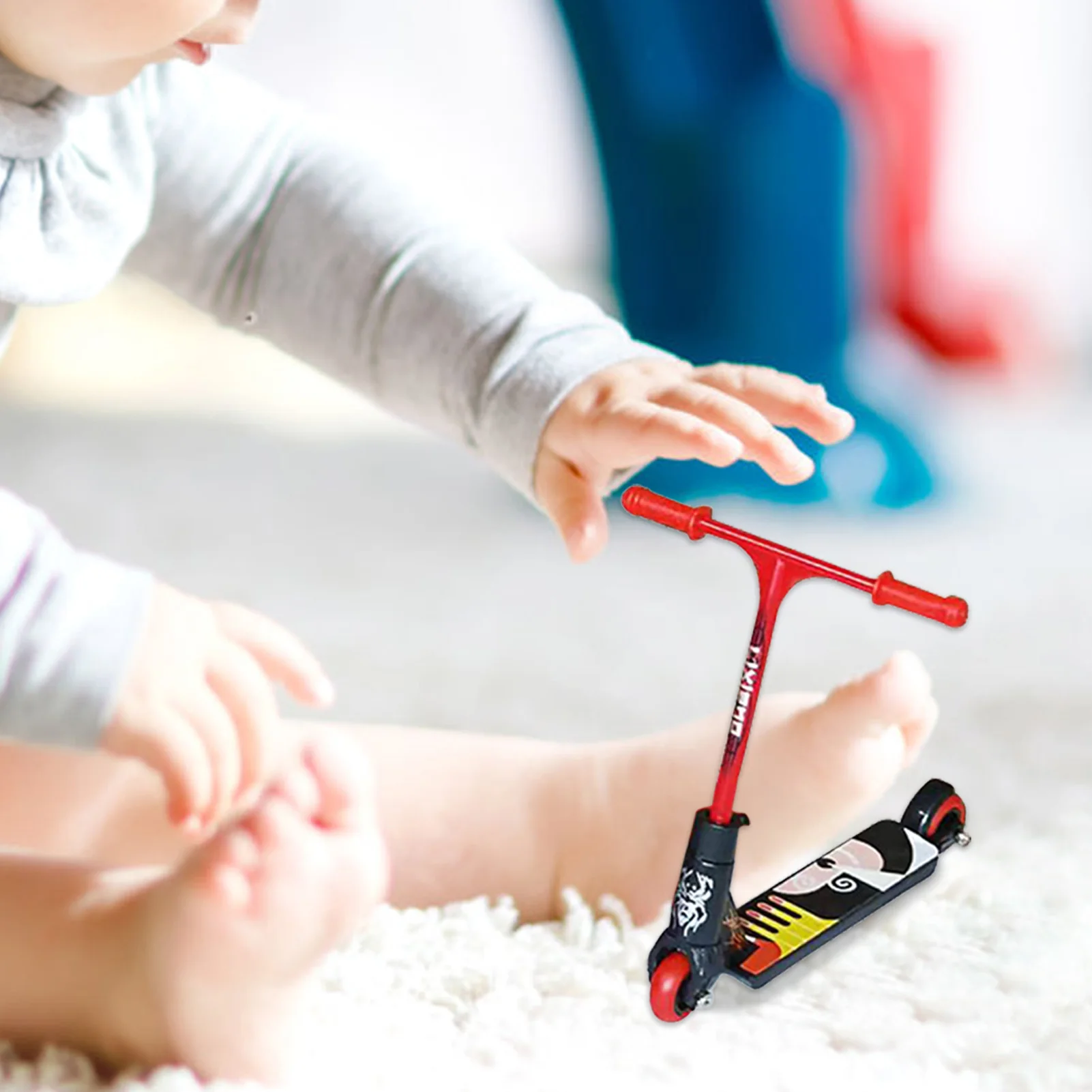 Mini giocattoli per dita a due ruote giocattoli per Scooter con dita multicolori piccolo trucco Scooter per bomboniere giocattoli per bambini allenamento con le dita