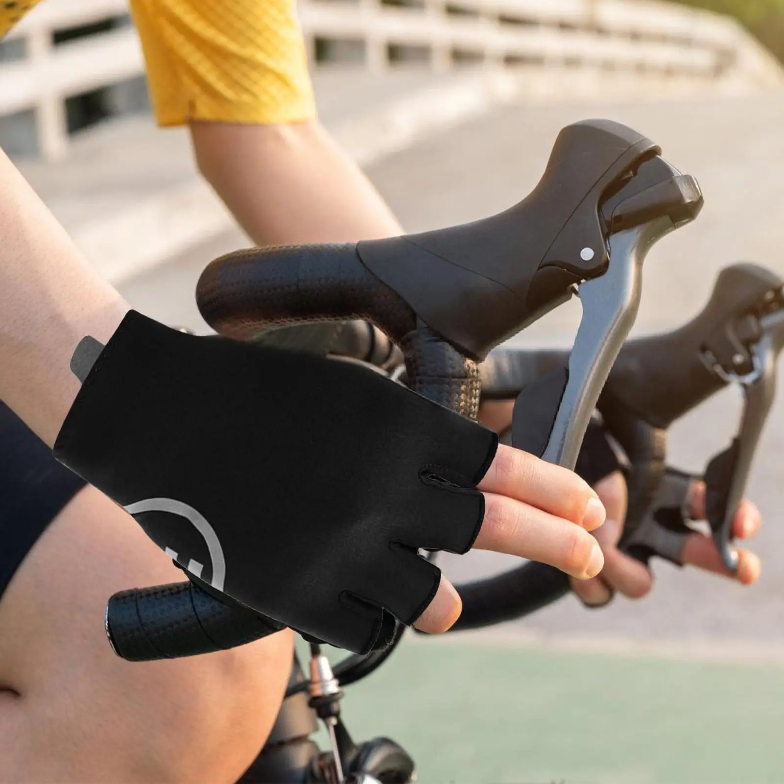 

Cycling Gloves For Men Bike Riding Gloves Non-slip Shock Absorption Lightweight Half-finger Mitten For Teen Gym Skiing