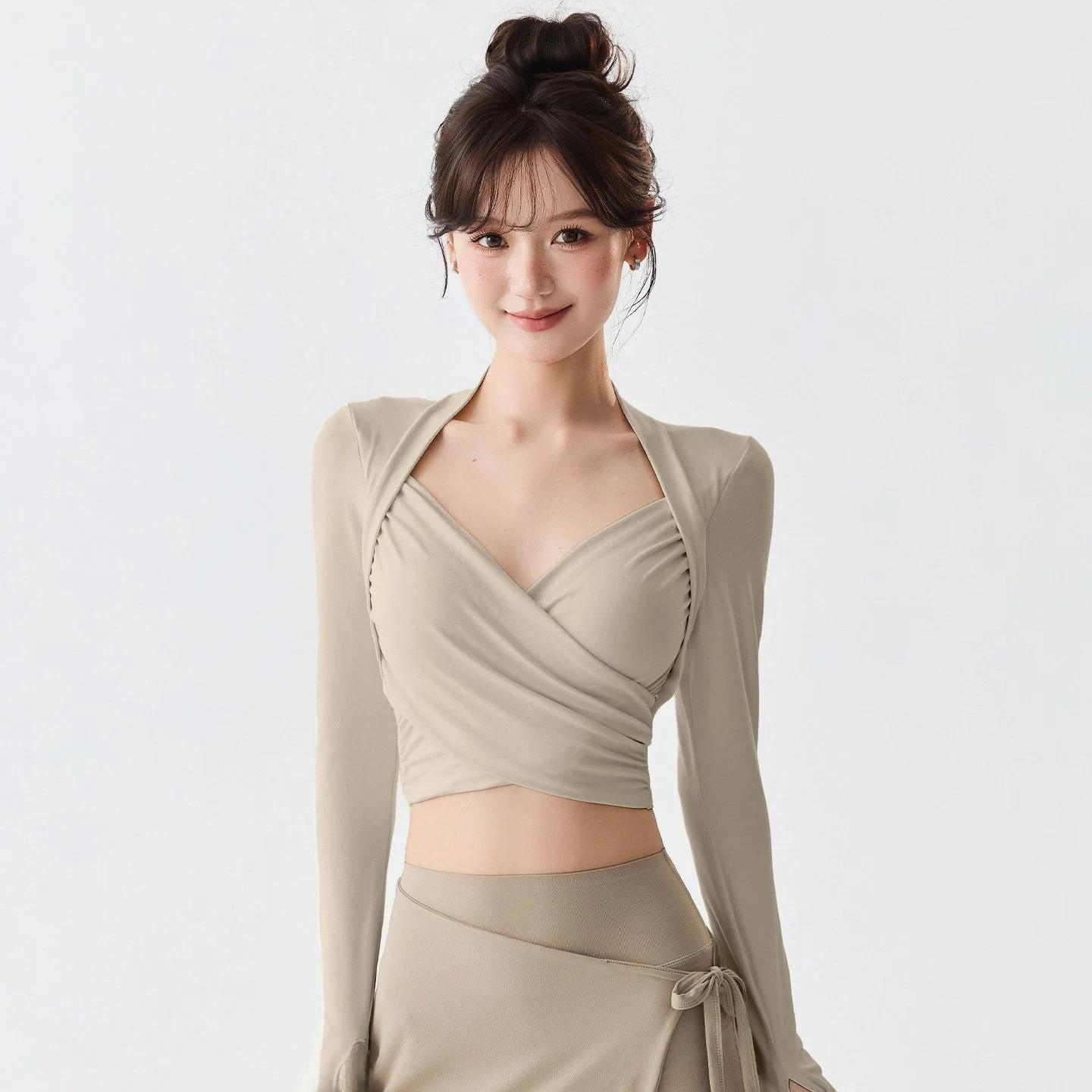 Women's Yoga Long Sleeve T-Shirt Fitness Training Sporty Slimming Short Top Breathable V-Neck Polyester Versatile Trendy