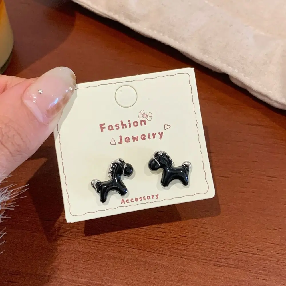 Alloy Horse Stud Earrings Fashion Cute New Year Pony Earrings Ear Jewelry Good Luck Vintage Drip Oil Earrings New Year Gift