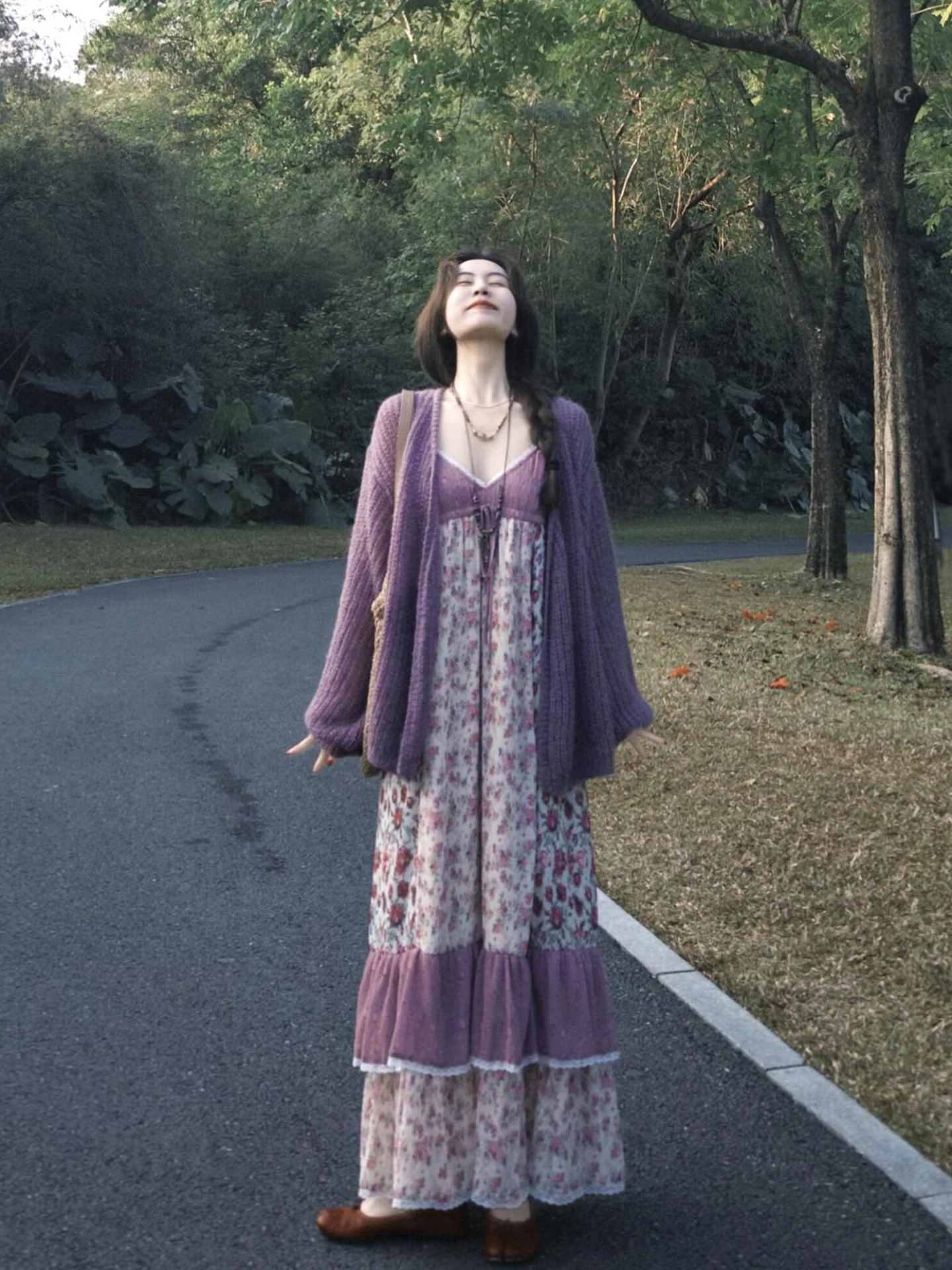 

Весенний женский костюм-двойка с цветочным принтом, плиссировкой и кружевной отделкой, в стиле пилот, фиолетовый