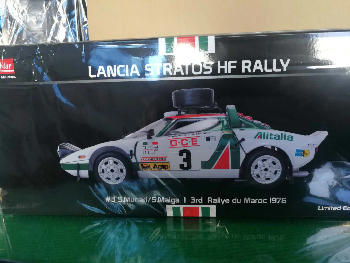 Sunstar simulation alloy car model 1/18 Lancia 1976 3rd Rally Model No. 4625 Ornament Memorial Furniture Decoration