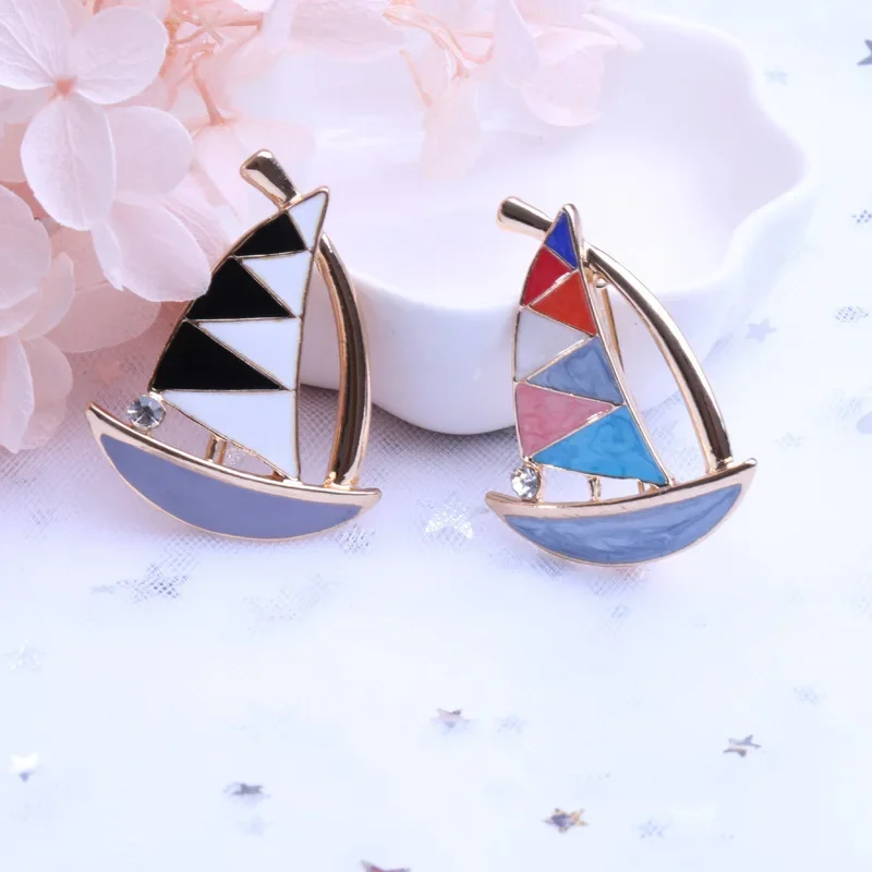 Dmari Women Brooch Vintage Enamel Sail Boat Caribbean Pirate Ship Lapel Pin For Suit Women Clothing Luxury Accessories Jewelry