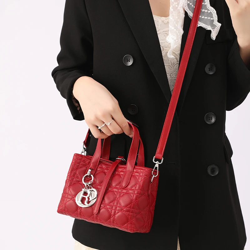 

Luxury trendy women's handbag, fashionable designer women's crossbody bag, women's zipper shoulder bag