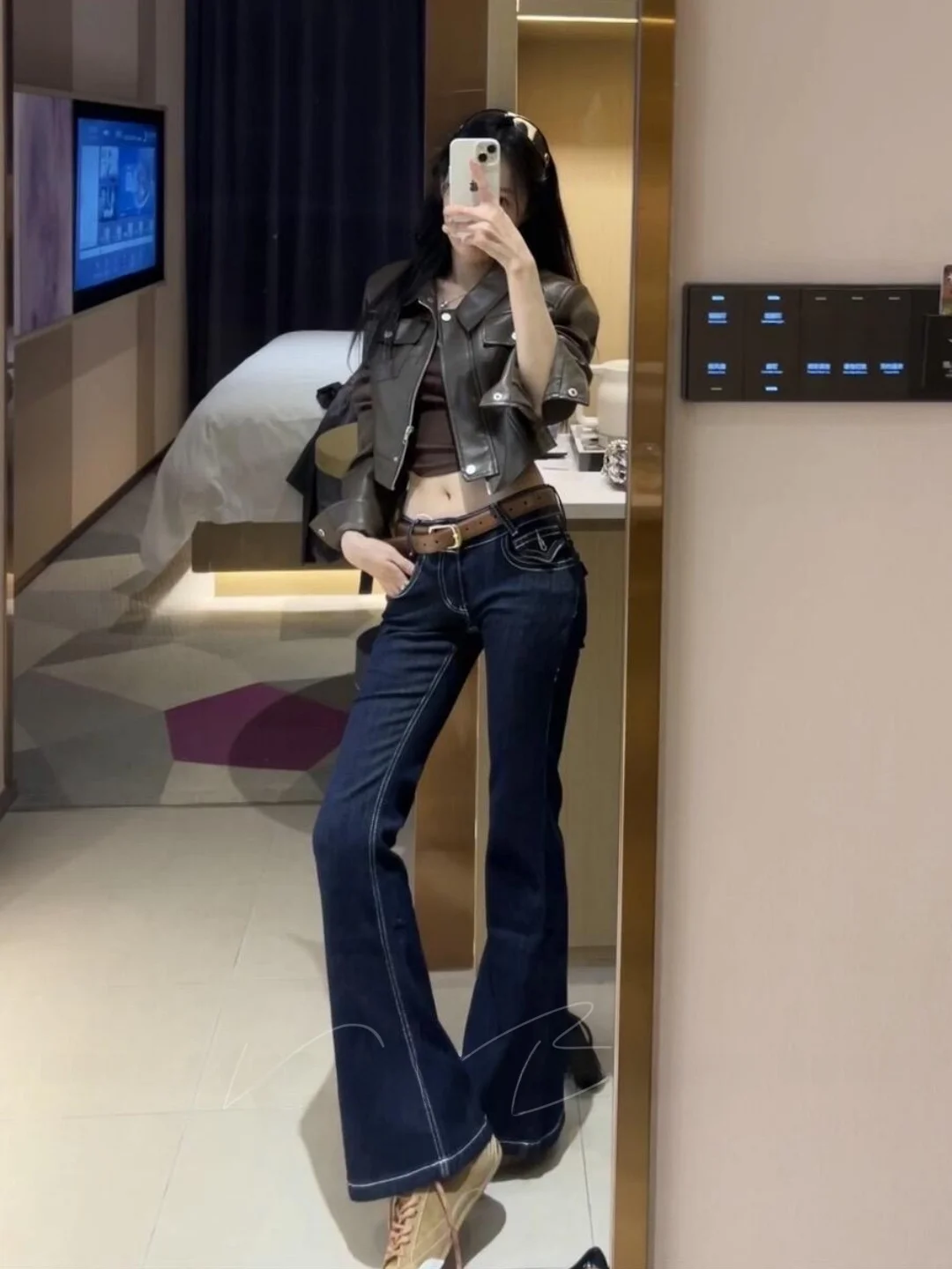 

Женские джинсы Slim Fit с низкой посадкой, микро-клеш, из хлопка, эластичные, на пуговицах, с эффектом высокой талии