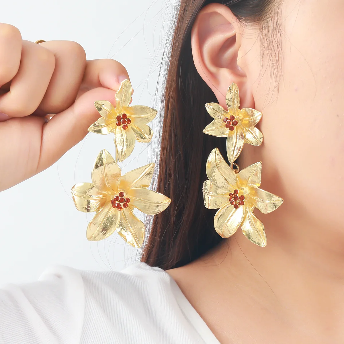 

Zaa Boho Alloy Flower Earrings Atmospheric Personalized Trend Luxury Women Jewelry Elegant Prom Party Accessories Gifts