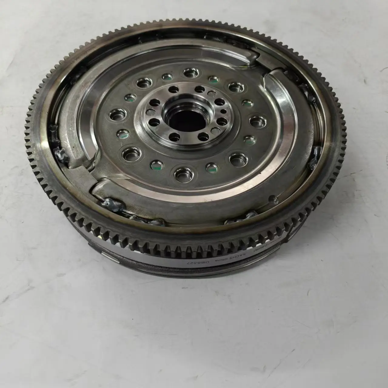 

Hot Sale Original SAIC MAXUS V80 Flywheel Assembly Six Speed Dual Mass C00015282
