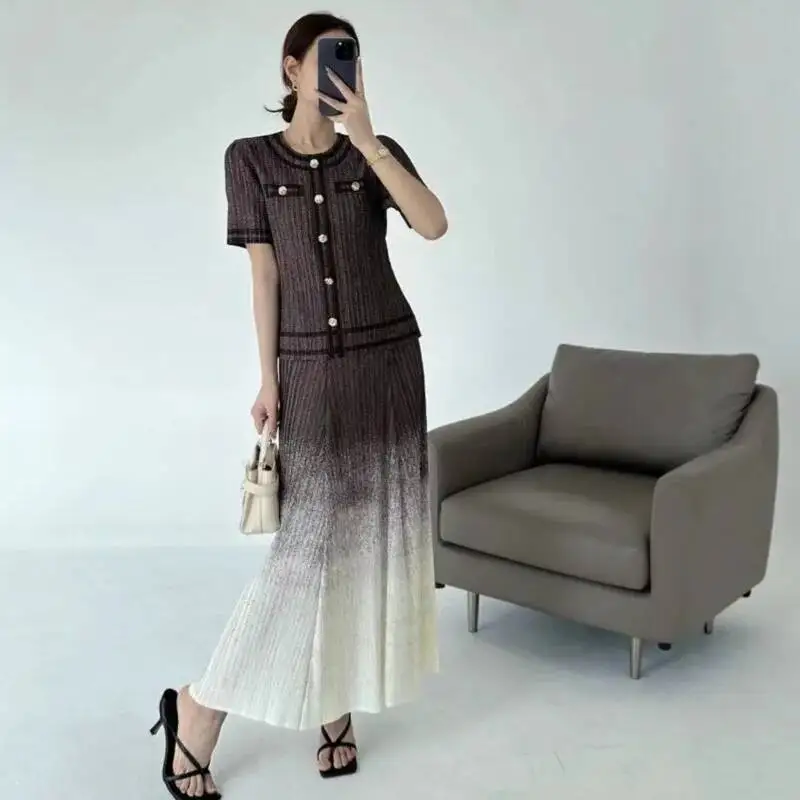 Two 2025 New Pieces Set Temperament Pleated Women's Dress Summer Short Sleeve Printting Gradient Clothing Chic 2YOW2