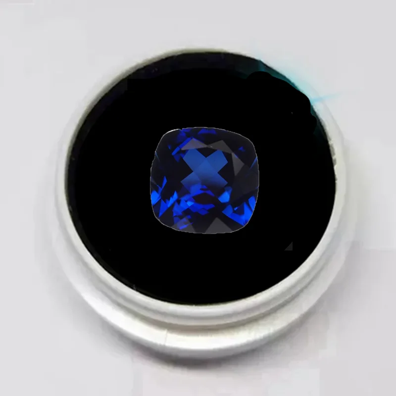 Kornblumen-Saphir im quadratischen Schliff, lose Edelsteine in verschiedenen Größen für die Herstellung von edlem Schmuck – Detail 4