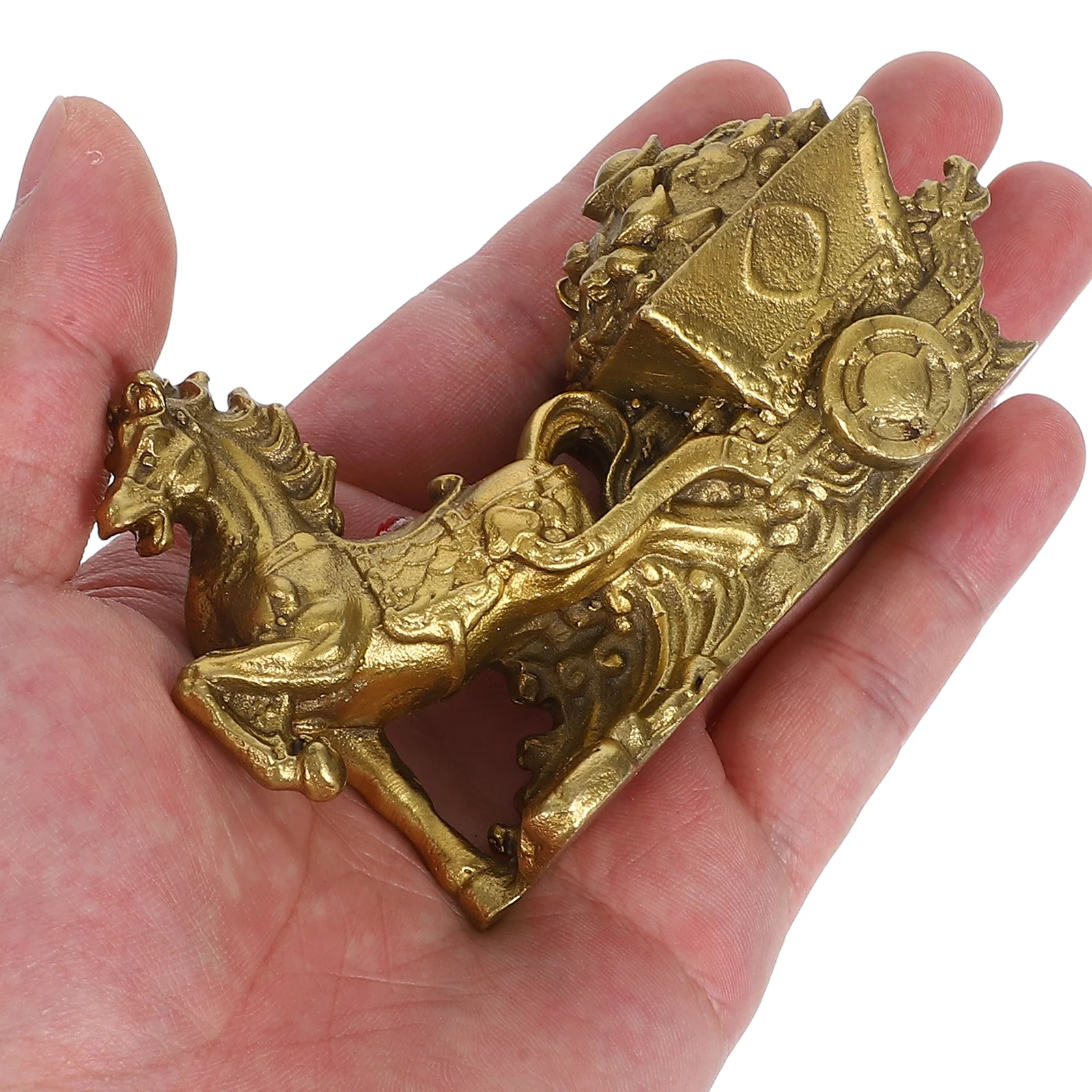 

Vintage Copper Horse and Carriage Sculpture Lifelike Finish Decorative Art Piece for Living Room Study Desktop Decoration