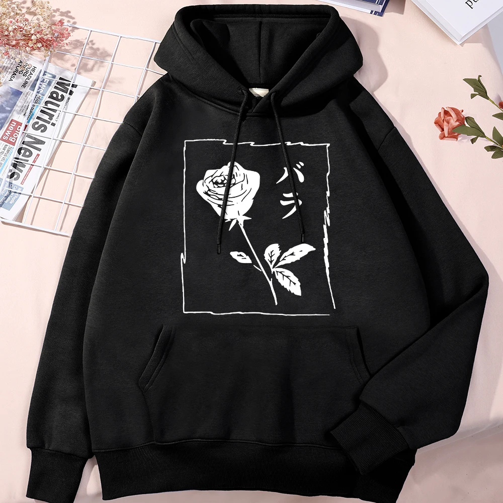 

Black White Rose Printing Man'Shooded Trend Fleece Streetwears Aesthetic Crewneck Sweatershirts Fashion Oversizedmens Pullovers