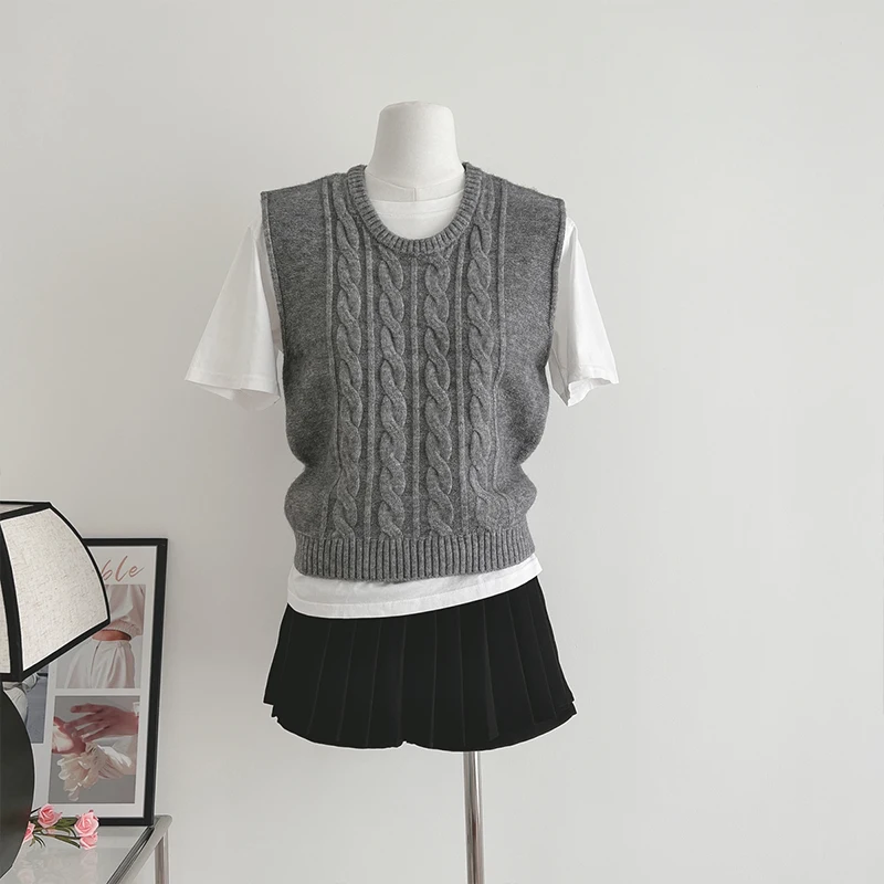 

90s Vintage Sweater Women Vests O-Neck Korean Fashion Clothes Knitted Cardigans Casual Cropped Sleeveless Top Knitted Vest Women