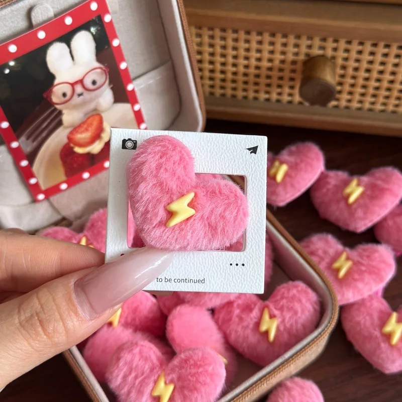 2Pcs Pink Heart-Shaped Lightning Plush Hairpin Liu Hai Tidying Up Celebrity Support Backpack Clothes Decorate Girl Birthday Gift