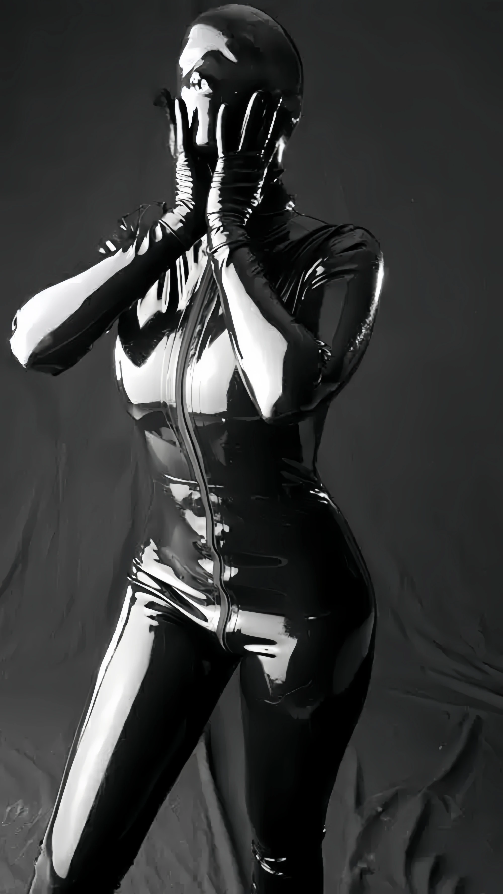 Latex all-inclusive tights Latex one-piece clothes Suffocation Sexy latex clothes front zipper Latex clothes can be customized