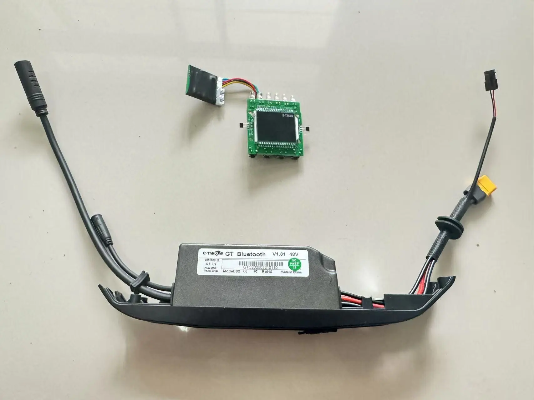 

Оригинальный электрический самокат E-twow 2020 GT с контроллером Bluetooth и запасными частями дисплея