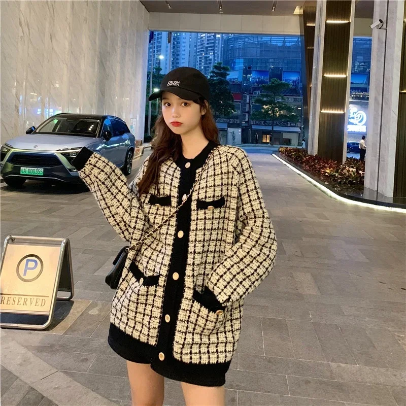 Plaid Jacket  Xiaoxiangfeng  New Graceful Sweater Over fit knit Outerwear Women Long Sleeve Cardigan Top 2024 Autumn and Winter